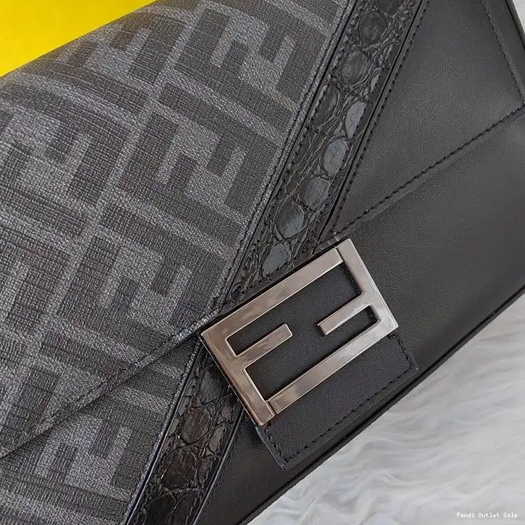 Cheap Fabric Black Bag Baguette In Medium FF Motif Fendi 0622